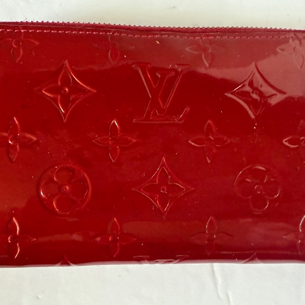 Authentic Louis Vuitton LV Red Vernis Leather Zippy Wallet - Picture 2 of 16